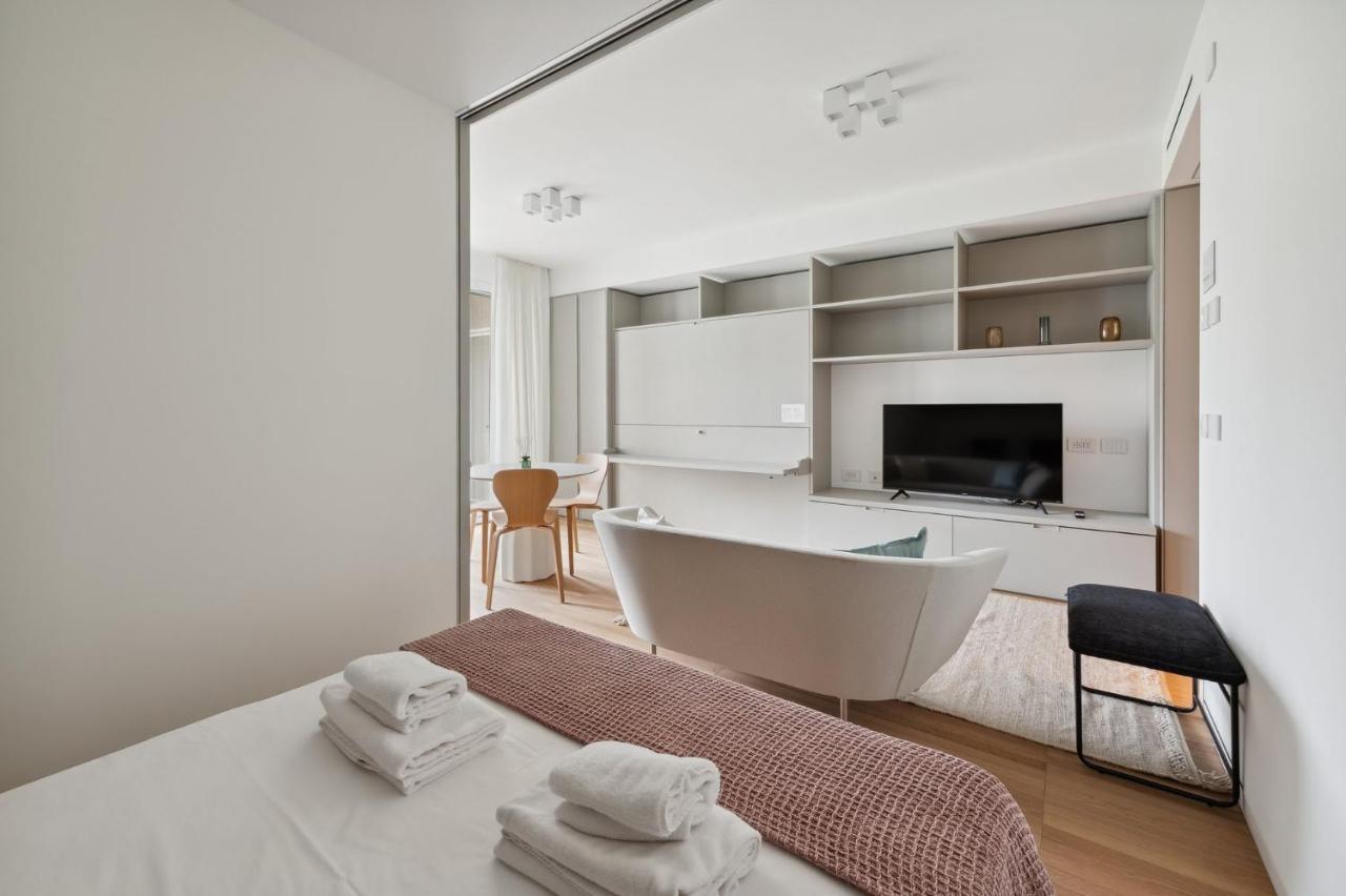 Limehome Milan Via Stresa Екстериор снимка