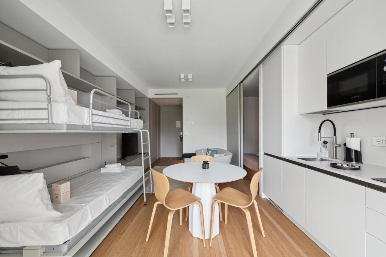 Limehome Milan Via Stresa Екстериор снимка