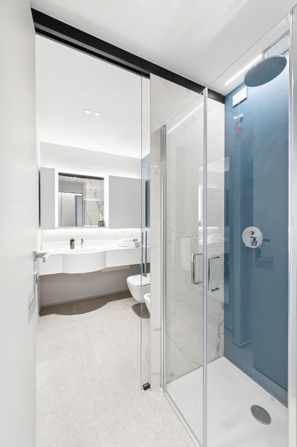 Limehome Milan Via Stresa Екстериор снимка
